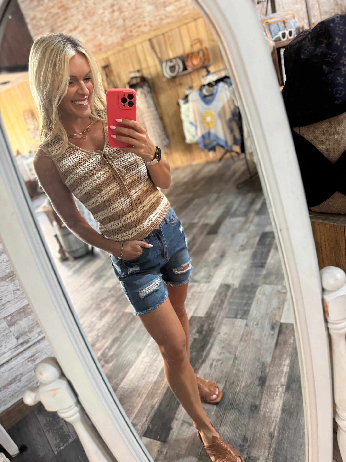 Distress Mom Short