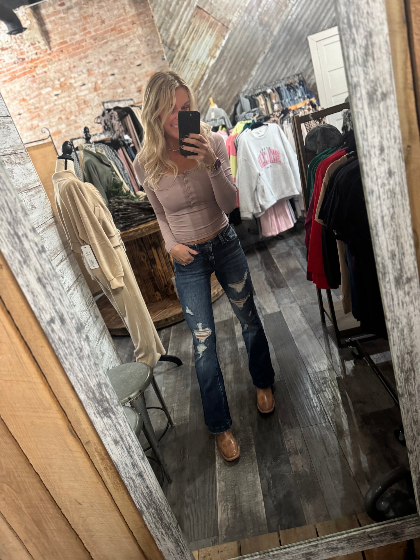 Distress Mid-Rise Flare