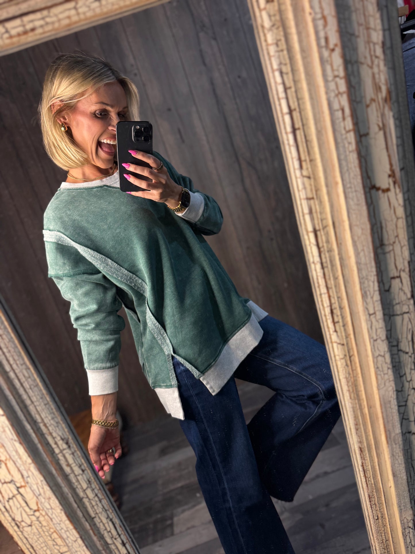 Contrast Wash Pullover
