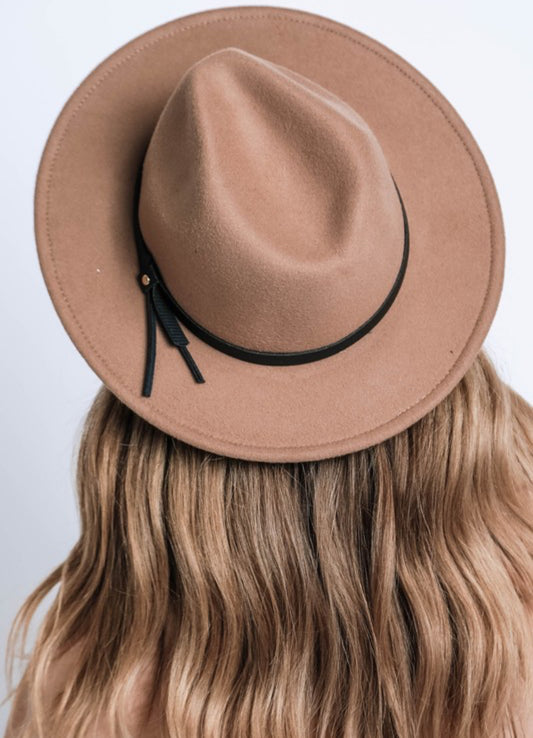 Classic Fedora w/leather band