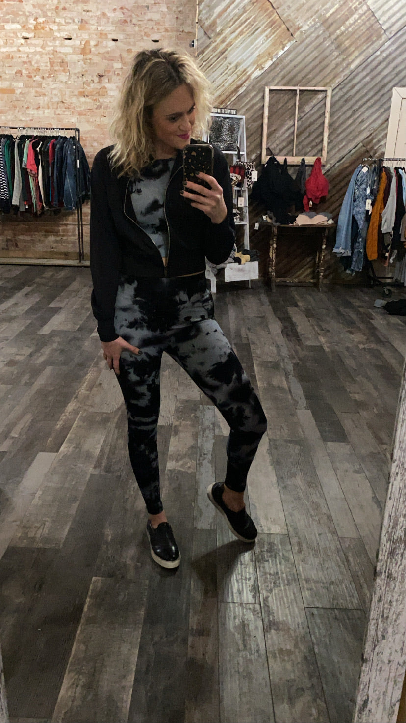 Tie-dye workout leggings